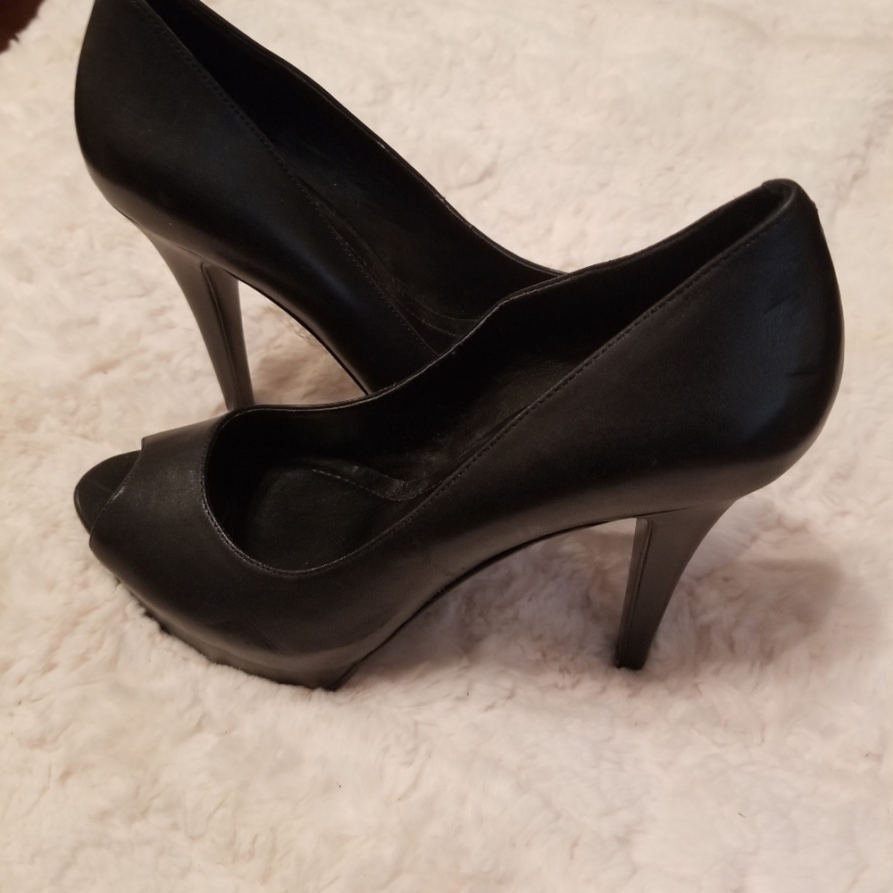 Shoes - Picture 4 of 5